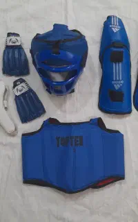 لباس مبارزه و۲ساک ورزشی