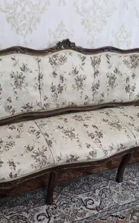 مبل سلطنتی ۷ نفره و یک میزبان