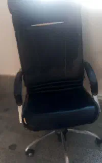 صندلی مدیریتی چرخشی