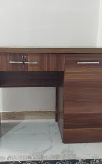 میز تحریر یا کامپیوتر