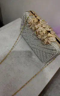 کیف عروس و دسته گل