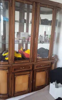 بوفه دو طبقه و یکدست مبل راحتی