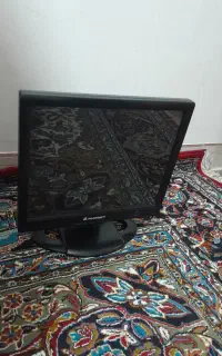 مانیتور در حد نو