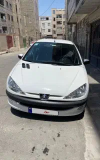 پژو۲۰۶صندوقدارsdمدل۹۳ سالم