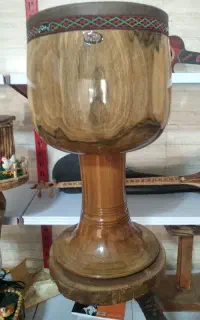 تنبک چوب گردو پوست شتر دهنه 25 با کاور