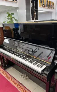 پیانو آکوستیک  یاماها U3Mدر رویال موزیک تاکستان