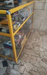 ویترین مغازه