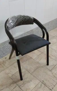 صندلی فلزی و صندلی گردان و چوب‌لباسی کودک
