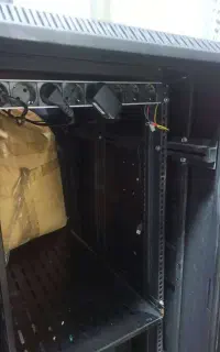 رک سرور ۳۲ یونیت عمق ۱۰۰