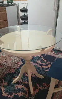 میز ناهار خوری 2نفر بدون ایراد کرم رنگ