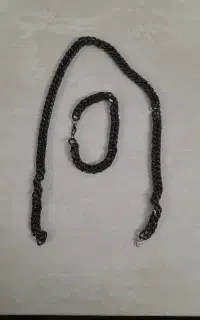 گردنبند و دستبند