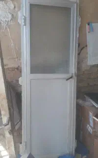 در حمام و دستشویی