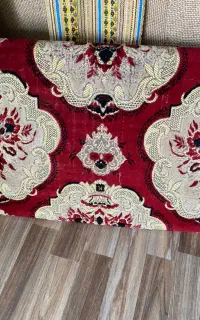 پشتی دیواری بسیار تمیز
