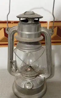 چراغ دستی خیلی قدیمی نونو