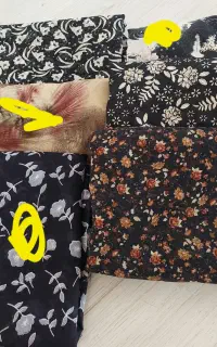 تعدادی پارچه چادری به فروش میرسد