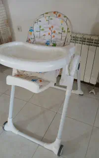 صندلی غذاخوری