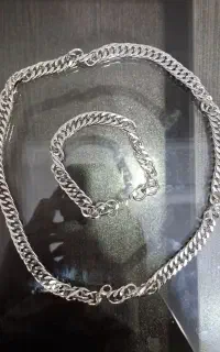 دستبند و گردن بند