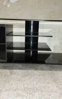 میز تلویزیون شیشه ای بزرگ وسالم