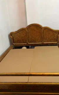 تخت با دو عدد پاتختی فروش فوری