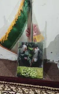 پرچم و تابلو عکس رو میزی حضرت آقا و سردار سلیمانی