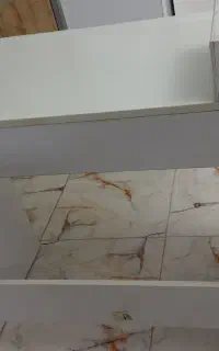 میز تحریر و کتاب خانه