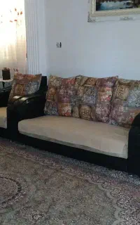 دو دست مبل یکی راحتی یکی کلاسیک