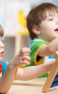 مربی ونگهداری کودک شما در منزل