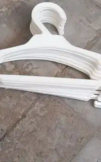 چوب لباسی پلاستیکی