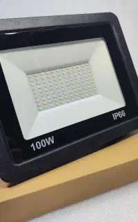 پرژکتور 100 وات