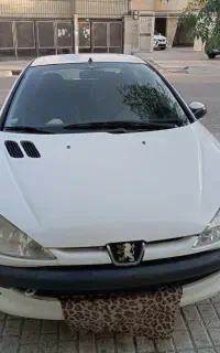 پژو v8 sd مدل ۱۳۹۳