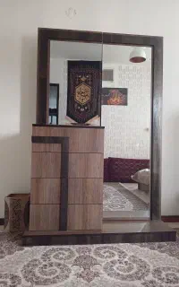 اینه دراور
