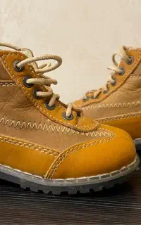 نیم‌بوت طبی بچگانه طرح کیکرز (Kickers)