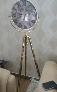 ساعت پایه دار طلایی