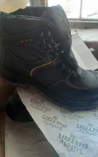 کفش  ایمنی نو باچرم گاوی