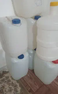 بشکه های ۲۰ لیتری آب در حد نو