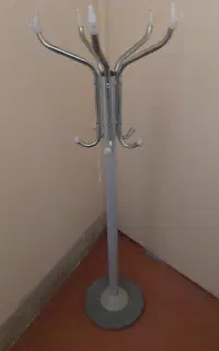 رخت آویزفلزی پایه سنگی