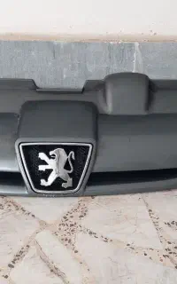 جلو پنجره پژو پارس