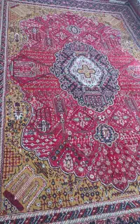 فرش دوازده متری لاکی قرمز زرقان
