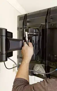 نصاب+ خدمات تلوزیون و پایه دیواری