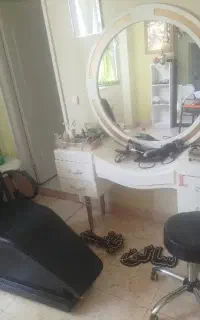 صندلی و کنسول آرایشگاه بانوان