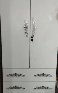 دو عدد کمد لباس در حد نو و سالم