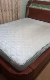 تخت دو نفره چوب  و میز آرایش