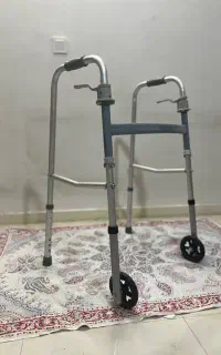 واکر آلومبنیومی چرخ دار تاشو