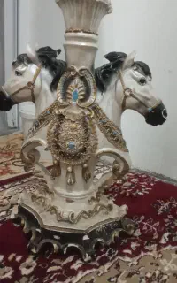 مجسمه اسب