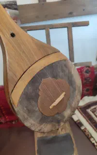 سه تار شور انگیز