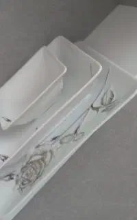 چینی تقدیس گل برجسته طلایی