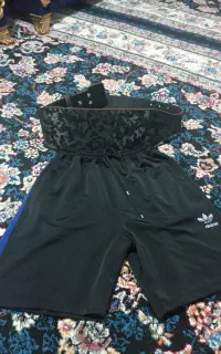 کمربند ورزشی و شلوارک ورزشی