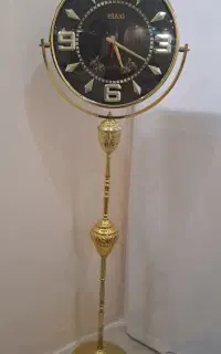 ساعت دیواری شیک و کاملا نو