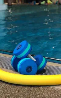 آبدرمانی و هیدروتراپی زیر نظر مربی مجرب