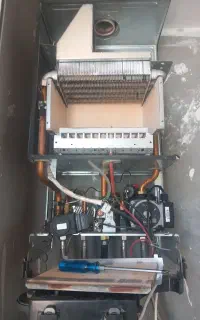 نمایندگی تعمیرات پکیج آبگرمکن دیواری گاز (24ساعته)